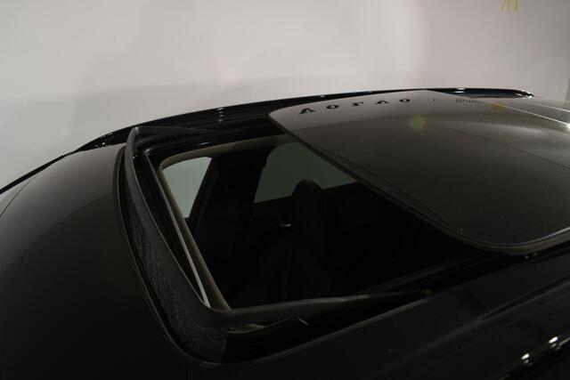 Volvo XC60 T6 350PK Automaat Plug-in hybrid AWD Plus Dark / Panoramadak / 360 camera / Luchtvering / Harman Kardon / 21'' velgen / Trekhaak