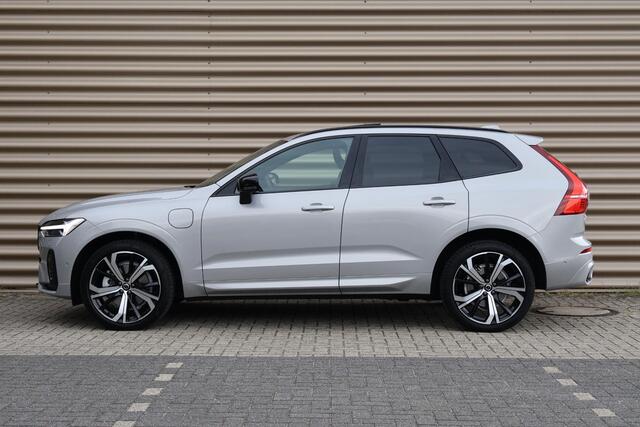Volvo XC60 T8 Plug-in hybrid AWD Ultra Dark | 360 Camera | Gelaagd glas | Panoramadak
