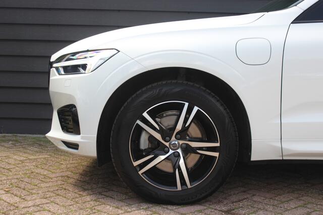 Volvo XC60 2.0 Recharge T8 AWD Inscription - PANODAK - TREKHAAk - CAMERA - H&K - CARPLAY -
