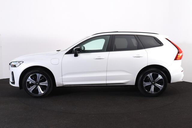 Volvo XC60 T6 Recharge AWD Plus Dark - LONG RANGE - Panorama/schuifdak - IntelliSafe Assist & Surround - Harman/Kardon audio - Adaptieve LED koplampen - Parkeercamera achter - Verwarmde voorstoelen, stuur & achterbank - Parkeersensoren voor & achter - Elektr. bedien