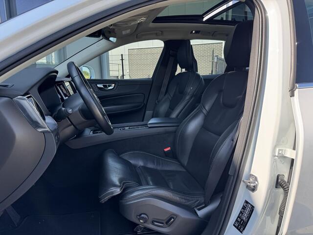 Volvo XC60 2.0 T5 AWD Inscription 250 PK | Luchtvering | Trekhaak | 360 Graden Camera