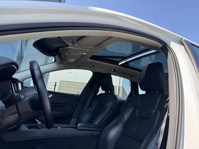 Volvo XC60 2.0 T5 AWD Inscription 250 PK | Luchtvering | Trekhaak | 360 Graden Camera
