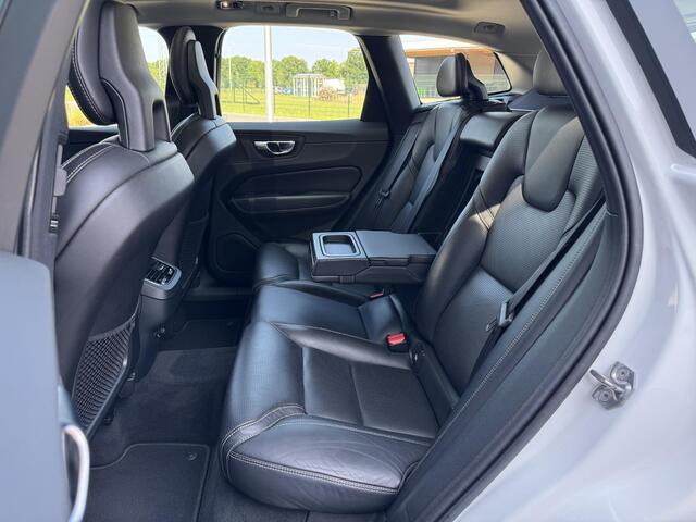 Volvo XC60 2.0 T5 AWD Inscription 250 PK | Luchtvering | Trekhaak | 360 Graden Camera