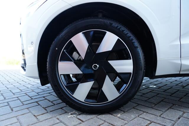 Volvo XC60 2.0 T8 Plug-in hybrid AWD Plus Dark 455pk Panoramadak/HarmanKardon/360Camera