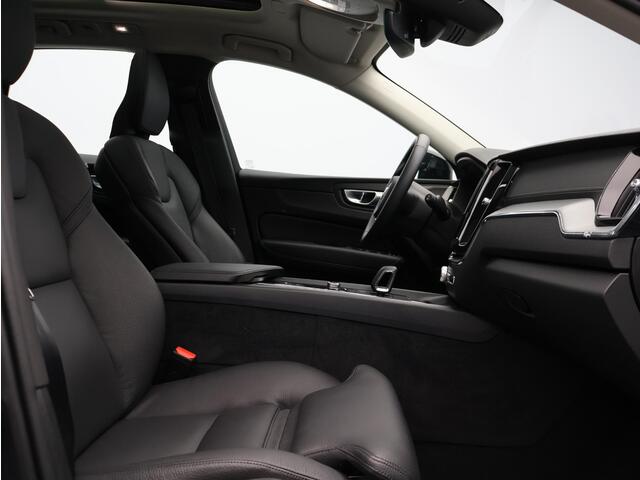Volvo XC60 T6 AWD Plug-in hybrid Ultimate Dark / Trekhaak / Head up displ. / Pan. dak / Harman Kardon / Leder / Stoel+stuur+achterbankverwarming
