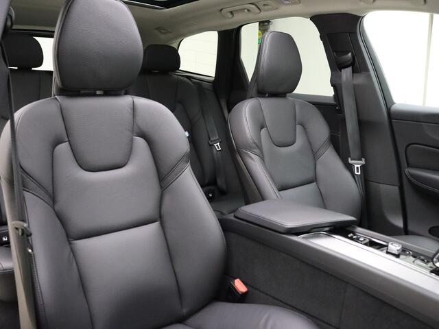 Volvo XC60 T8 455pk AWD Plus Dark / Panoramadak / 20'' / 360 Camera / Elektr. Stoelen / Getint glas / Geïntegreerde zittingverhoger / ACC / BLIS / Draadl. Telefoonlader /