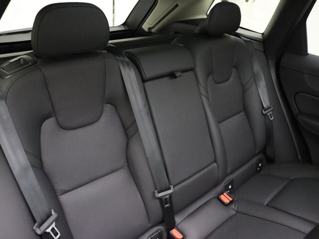 Volvo XC60 T8 455pk AWD Plus Dark / Panoramadak / 20'' / 360 Camera / Elektr. Stoelen / Getint glas / Geïntegreerde zittingverhoger / ACC / BLIS / Draadl. Telefoonlader /