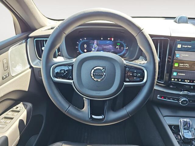 Volvo XC60 2.0 T8 Plug-in hybrid AWD Ultra Black Edition | Luchtvering | Trekhaak | Bowers & Wilkins Audio | Extra getint glas |
