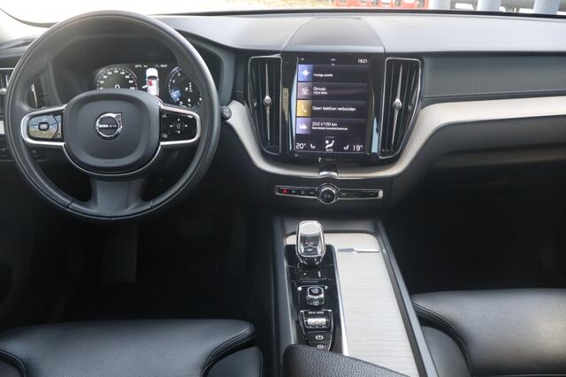 Volvo XC60 2.0 B4 Inscript. | Geen import | Schuifdak | Leer | Camera