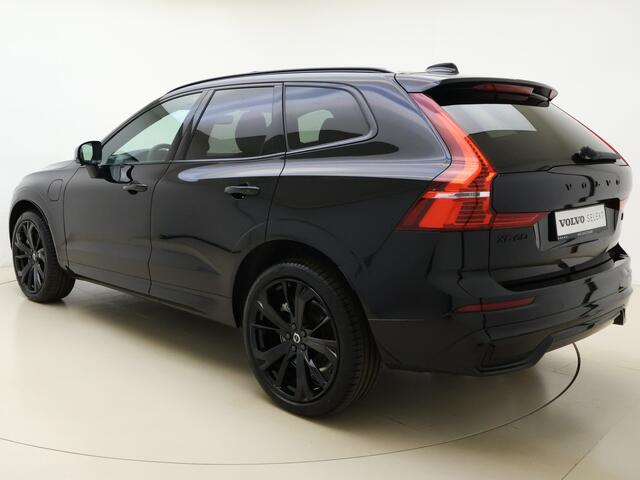 Volvo XC60 T6 350PK AWD Plus Black Edition / Panorama dak / Harman en Kardon audio / Elektr. stoelen / BLIS / Stoel/- en stuurverwarming /