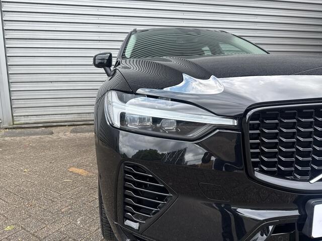 Volvo XC60 2.0 T6 Plug-in hybrid AWD Plus Dark / 360° Camera / Draadloos telefoon opladen / Trekhaak Semi Elektrisch /