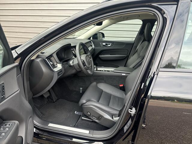 Volvo XC60 2.0 T6 Plug-in hybrid AWD Plus Dark / 360° Camera / Draadloos telefoon opladen / Trekhaak Semi Elektrisch /