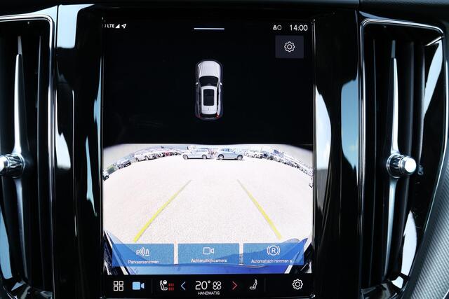 Volvo XC60 T6 Recharge AWD Plus Black Edition - LONG RANGE - Panorama/schuifdak - IntelliSafe Assist & Surround - Parkeercamera achter - Verwarmde voorstoelen, stuur & achterbank - Parkeersensoren voor & achter - Elektr. bedienb. voorstoelen met geheugen - Draadloze