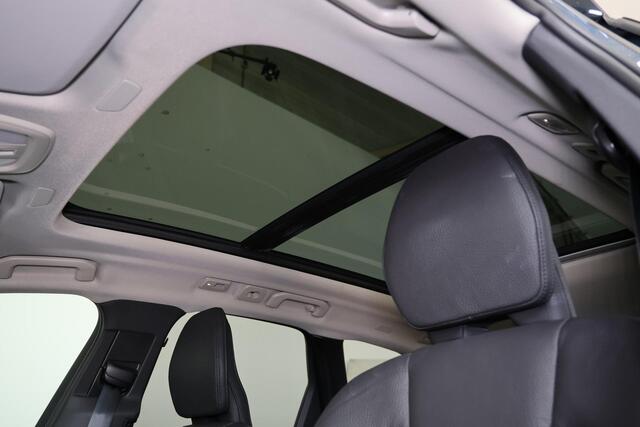 Volvo XC60 T8 Recharge AWD Plus Bright - LONG RANGE - Panorama/schuifdak - IntelliSafe Assist & Surround - 360º Camera - Verwarmde voorstoelen, stuur & achterbank - Parkeersensoren voor & achter - Elektr. bedienb. voorstoelen met geheugen - Draadloze tel. lader - Ex