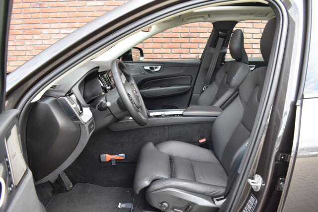 Volvo XC60 T6 350PK Plug-in hybrid AWD Ultra Dark | 360 Camera | Trekhaak | 20'' |