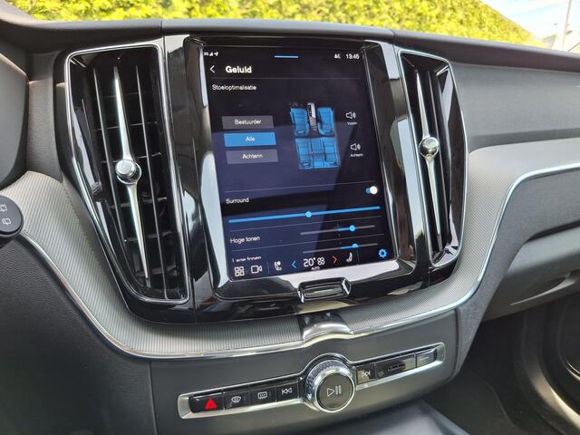 Volvo XC60 T8 Plug-in hybrid AWD Plus Bright | Harman/Kardon | 360 Camera | Trekhaak | ACC | Stoelverwarming |