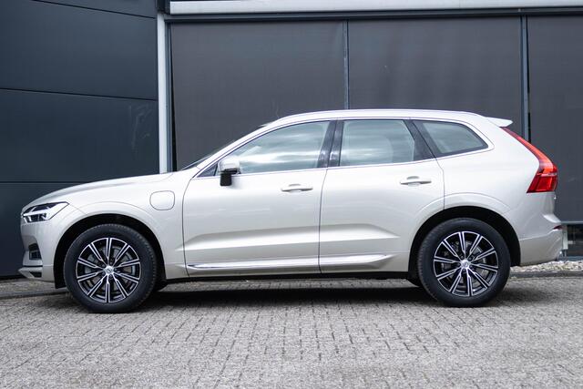 Volvo XC60 T8 Twin Engine AWD Inscription | Elektrisch panoramisch schuif-/kanteldak | Stoel- en stuurverwarming | Standkachel | Navigatie | Semi elektrische trekhaak