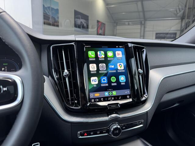Volvo XC60 2.0 T6 Plug-in hybrid AWD Ultimate Dark 349 PK | Long Range | R design | Trekhaak | 360 Camera