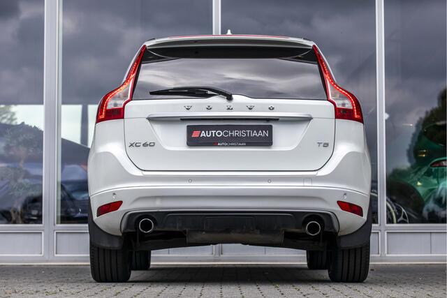 Volvo XC60 2.0 T5 FWD R Design | Pano | Trekhaak | Adaptive Cruise |