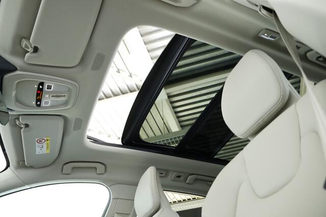 Volvo XC60 2.0 T8 Plug-in hybrid AWD Plus Bright / Opendak / H&K / HUD / Pilot assist / Cam