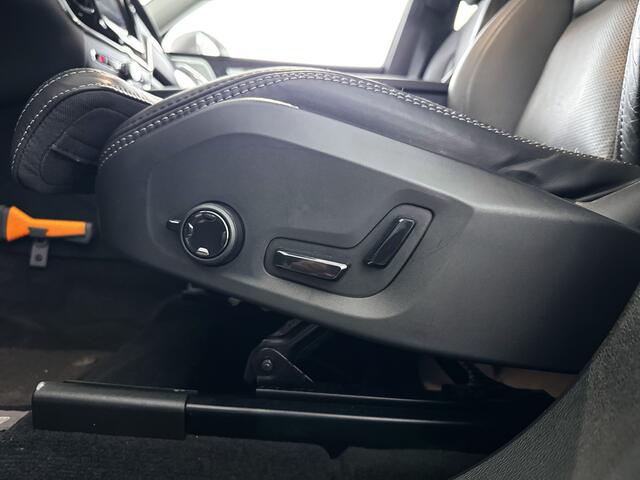 Volvo XC60 Recharge T6 Aut. AWD Ultimate Bright | Panoramadak | Head-up Display | Bowers & Wilkins | Luchtvering