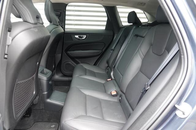 Volvo XC60 2.0 T6 Plug-in hybrid AWD Recharge Plus Dark | Pano | Memory | H&K | ACC | 360 Cam |