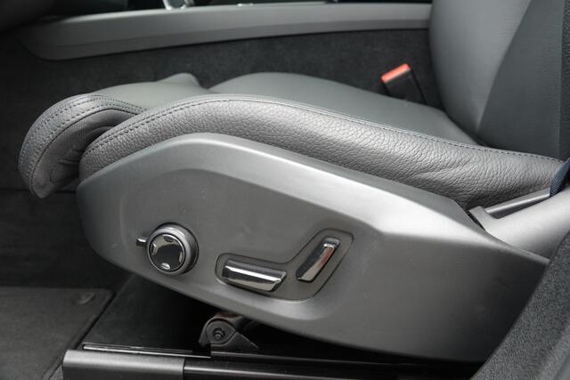 Volvo XC60 2.0 T6 Plug-in hybrid AWD Recharge Plus Dark | Pano | Memory | H&K | ACC | 360 Cam |