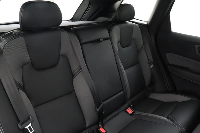 Volvo XC60 T8 PLUG-IN HYBRID AWD ULTRA BLACK EDITION *NIEUW!* -PANO.DAK|HARMAN/KARDON|360°CAM|TREKHAAK
