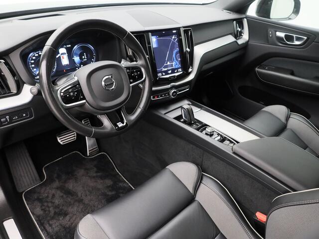 Volvo XC60 2.0 T8 Twin Engine AWD R-Design | PANO | 360° | HUD | ADAPTIVE | LUCHTVERING | STOELVERW. | TREKHAAK