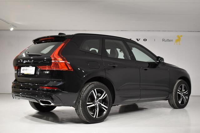 Volvo XC60 T8 390PK Automaat Recharge AWD R-Design Volvo XC60 T8 390PK Automaat Recharge AWD R-Design / Schuif-kanteldak / Standkachel / Road Sign Information / Cruise Control / 19" lichtmetalen velgen / Drive Mode Settings / Navigatie