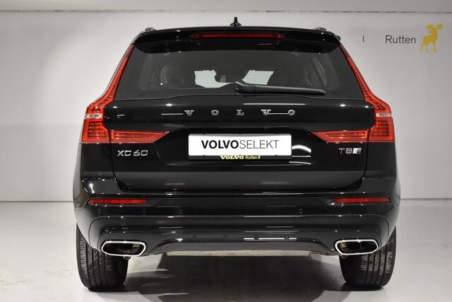 Volvo XC60 T8 390PK Automaat Recharge AWD R-Design Volvo XC60 T8 390PK Automaat Recharge AWD R-Design / Schuif-kanteldak / Standkachel / Road Sign Information / Cruise Control / 19" lichtmetalen velgen / Drive Mode Settings / Navigatie