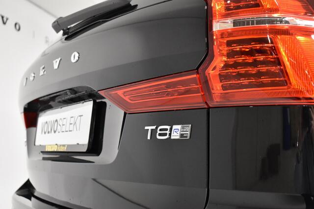 Volvo XC60 T8 390PK Automaat Recharge AWD R-Design Volvo XC60 T8 390PK Automaat Recharge AWD R-Design / Schuif-kanteldak / Standkachel / Road Sign Information / Cruise Control / 19" lichtmetalen velgen / Drive Mode Settings / Navigatie