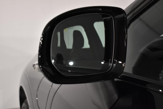 Volvo XC60 T8 390PK Automaat Recharge AWD R-Design Volvo XC60 T8 390PK Automaat Recharge AWD R-Design / Schuif-kanteldak / Standkachel / Road Sign Information / Cruise Control / 19" lichtmetalen velgen / Drive Mode Settings / Navigatie