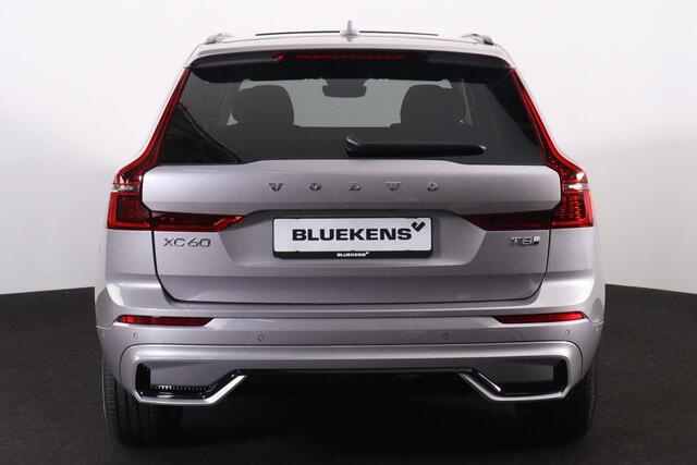 Volvo XC60 T8 Recharge AWD Ultra Dark - LONG RANGE - Panorama/schuifdak - IntelliSafe Assist & Surround - 360º Camera - Harman/Kardon audio - Adaptieve LED koplampen - Verwarmde voorstoelen, stuur & achterbank - Parkeersensoren voor & achter - Elektr. bedienb. voors