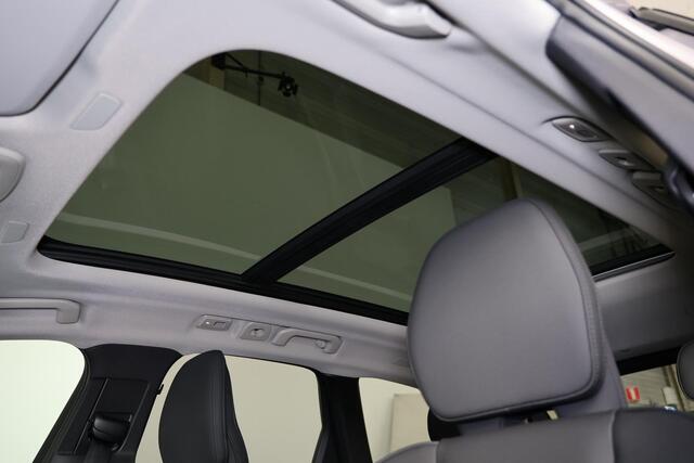 Volvo XC60 T8 Recharge AWD Ultra Dark - LONG RANGE - Panorama/schuifdak - IntelliSafe Assist & Surround - 360º Camera - Harman/Kardon audio - Adaptieve LED koplampen - Verwarmde voorstoelen, stuur & achterbank - Parkeersensoren voor & achter - Elektr. bedienb. voors