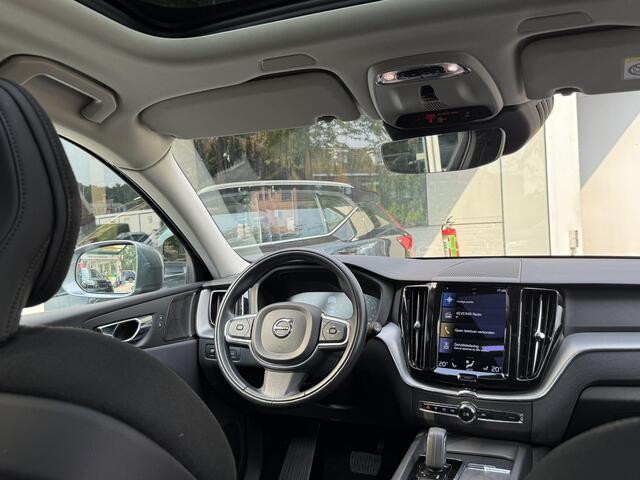 Volvo XC60 2.0 B4 Business Pro |Panorama|Trekhaak|Camera|