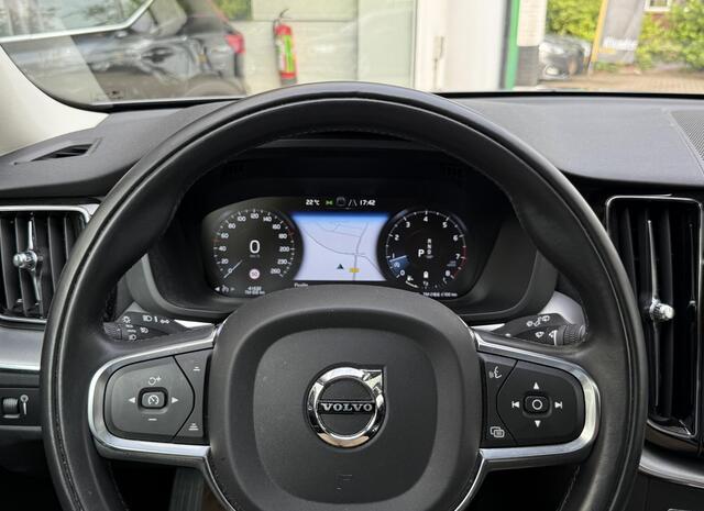 Volvo XC60 2.0 B4 Business Pro |Panorama|Trekhaak|Camera|