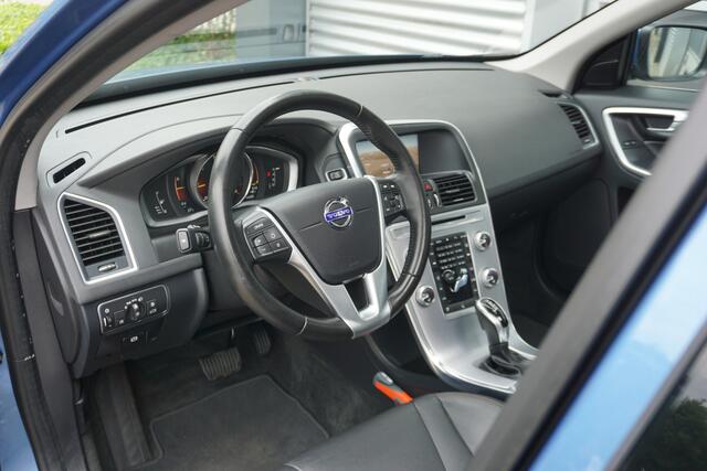 Volvo XC60 2.0 D4 FWD Polar+ | Automaat | Panoramadak | Leder | Camera | Trekhaak |