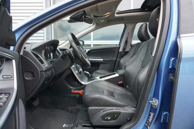 Volvo XC60 2.0 D4 FWD Polar+ | Automaat | Panoramadak | Leder | Camera | Trekhaak |