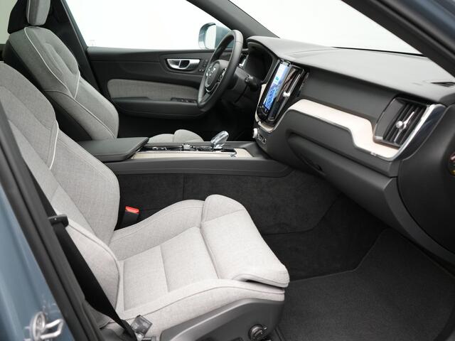 Volvo XC60 T6 AWD Plus Bright Plug In Hybrid Thunder Grey 340pk Long Range PHEV | Panodak | Tailored Wool Sportstoelen Memory | Adaptive Cruise | Google Assistant | Pilot Assist | Harman Kardon | 360 Camera | Stoel & Stuurverwarming |