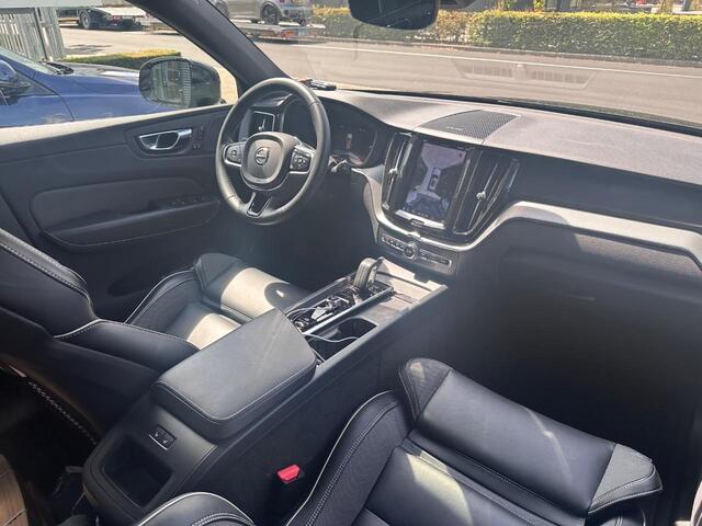 Volvo XC60 2.0 T8 Plug-in hybrid AWD R-Design | Facelift | Harman Kardon | 360 Camera | Adaptieve Cruise Control | Panoramadak | BLIS |