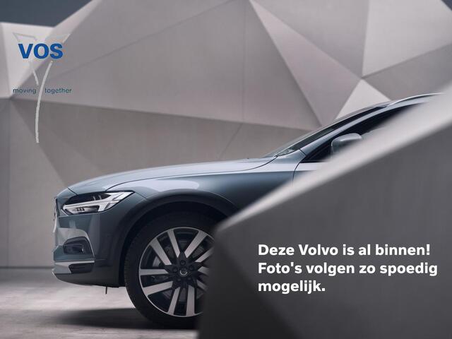 Volvo XC60 2.0 T6 Plug-in hybrid AWD Plus Dark | Trekhaak | Panoramadak |