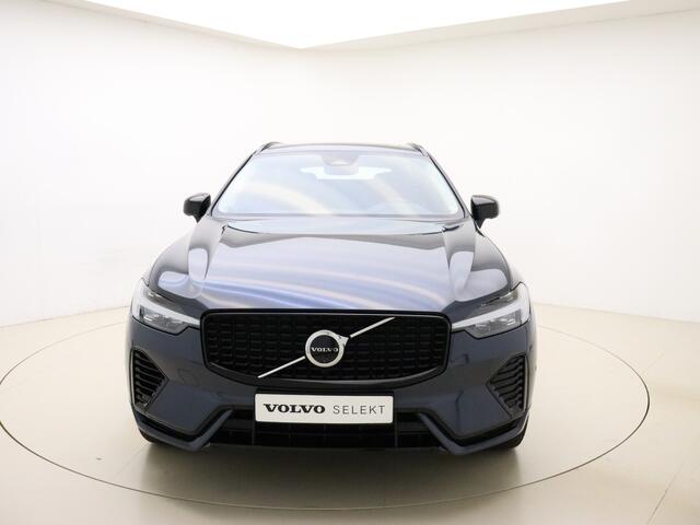 Volvo XC60 T6 350pk AWD Plus Dark / 360 camera / Panorama dak / Elektr. verstelbare stoelen / Inklapbare trekhaak /
