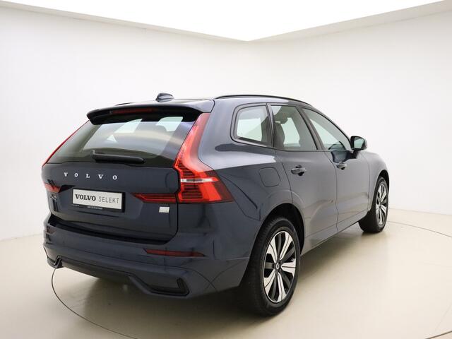 Volvo XC60 T6 350pk AWD Plus Dark / 360 camera / Panorama dak / Elektr. verstelbare stoelen / Inklapbare trekhaak /