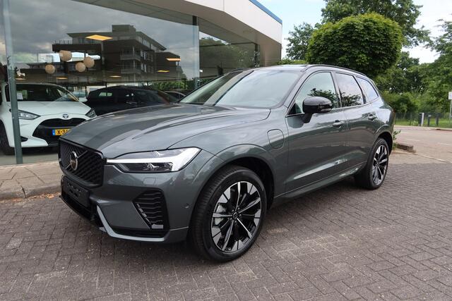 Volvo XC60 2.0 T6 Plug-in hybrid AWD 350PK Ultra Dark + Trehaak -NIEUW- 2025! Facelift