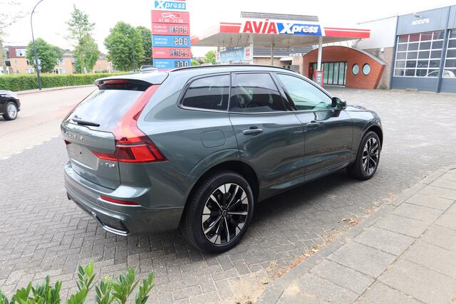 Volvo XC60 2.0 T6 Plug-in hybrid AWD 350PK Ultra Dark + Trehaak -NIEUW- 2025! Facelift