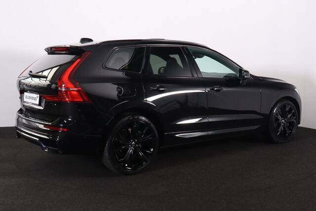 Volvo XC60 T6 Recharge AWD Plus Black Edition - LONG RANGE - Luchtvering - Panorama/schuifdak - IntelliSafe Assist & Surround - 360º Camera - Harman/Kardon audio - Adaptieve LED koplampen - Verwarmde voorstoelen, stuur & achterbank - Parkeersensoren voor & achter - 