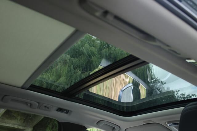 Volvo XC60 2.0L AWD T8 PHEV MOMENTUM PRO PANO | LEDER | CAMERA