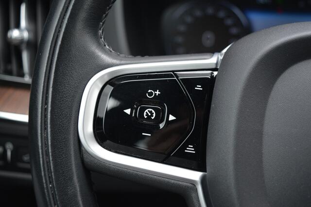 Volvo XC60 2.0 Recharge T6 AWD Inscription | Pano | ACC | Camera |