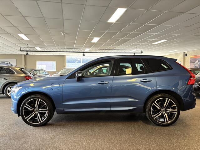 Volvo XC60 2.0 Recharge T8 AWD R-Design / Panoramadak / Leer / Apple Carplay / Dab / HK / BLIS / Adapt cruise / Pilot ass / Stuur- en Stoelverw - Elek Trekhaak -